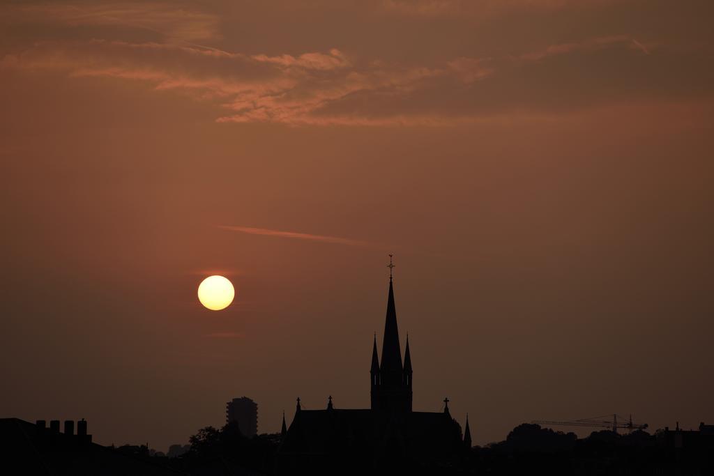 Hotel Belvue Sint-Jans-Molenbeek Exteriör bild